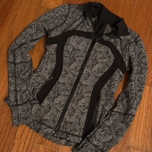 Women's Gray and Black Jacket lululemon